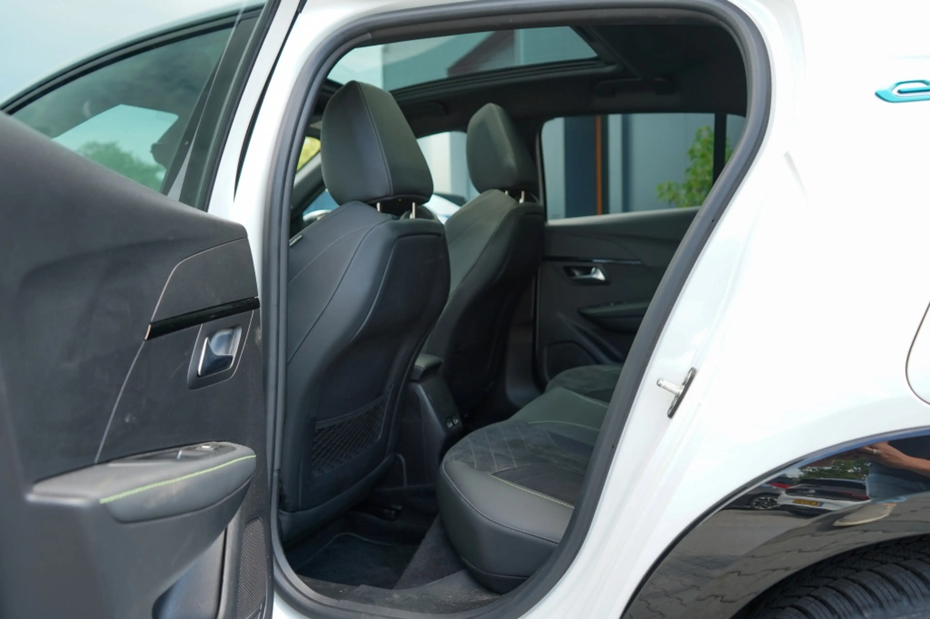 Peugeot e-208 GT Pack 50 kWh | 91,56% SOH | Pano | Stoelverwarmi — photo 7