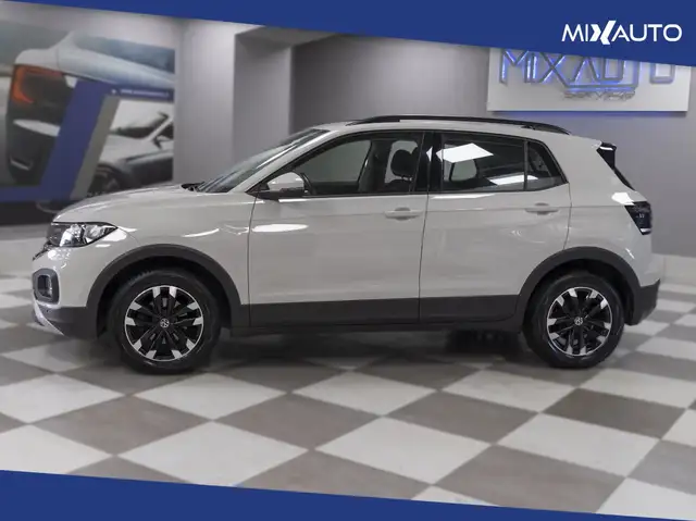 Volkswagen T-Cross view 3