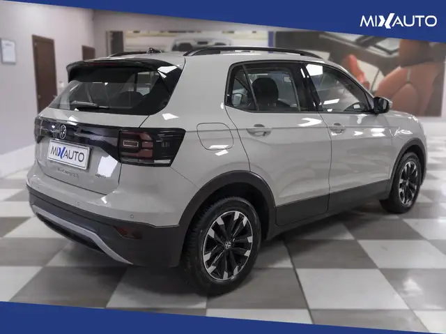 Volkswagen T-Cross view 5