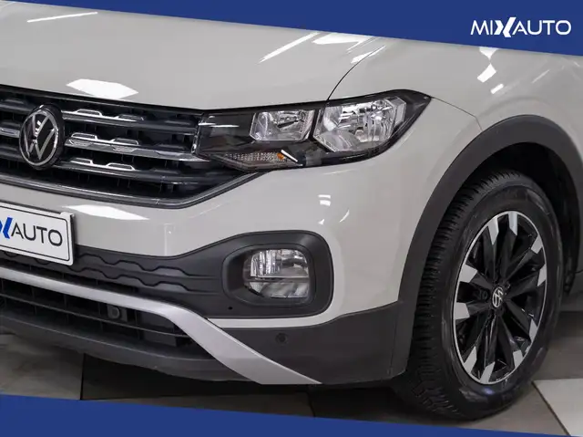 Volkswagen T-Cross view 9