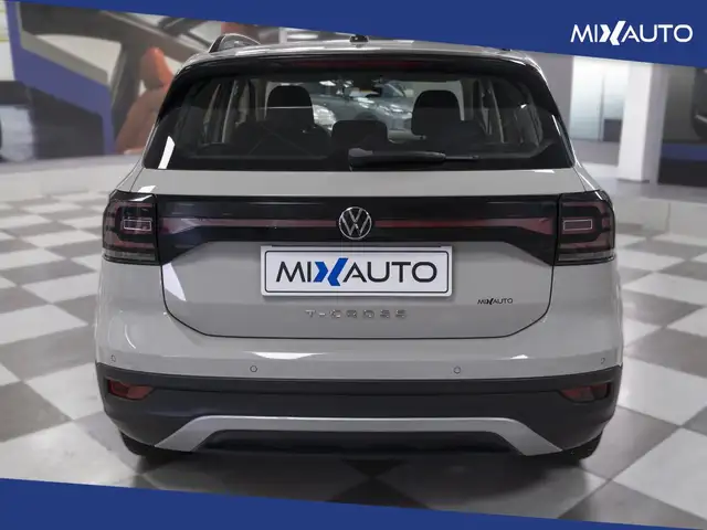 Volkswagen T-Cross view 4