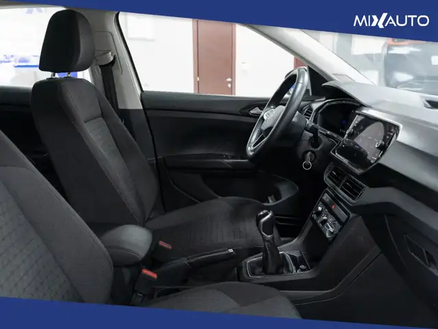 Volkswagen T-Cross view 14