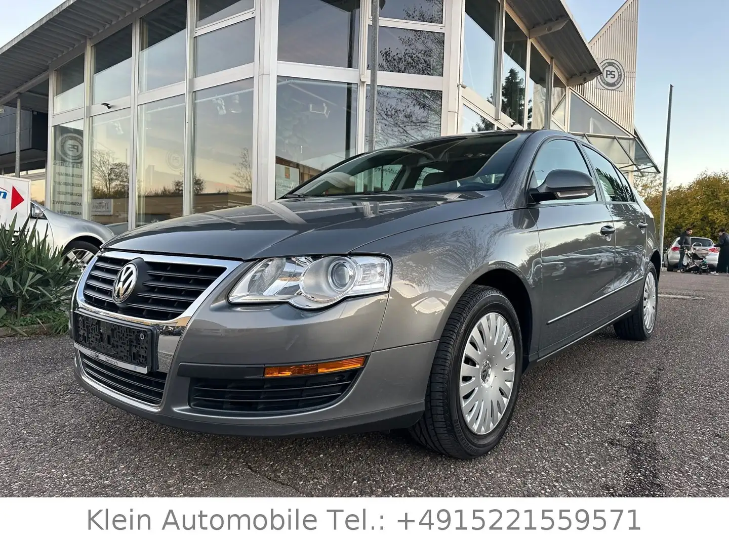 Volkswagen Passat Lim. Trendline 1.6 FSI TÜV NEU 1.Hand SHZ Gris - 1