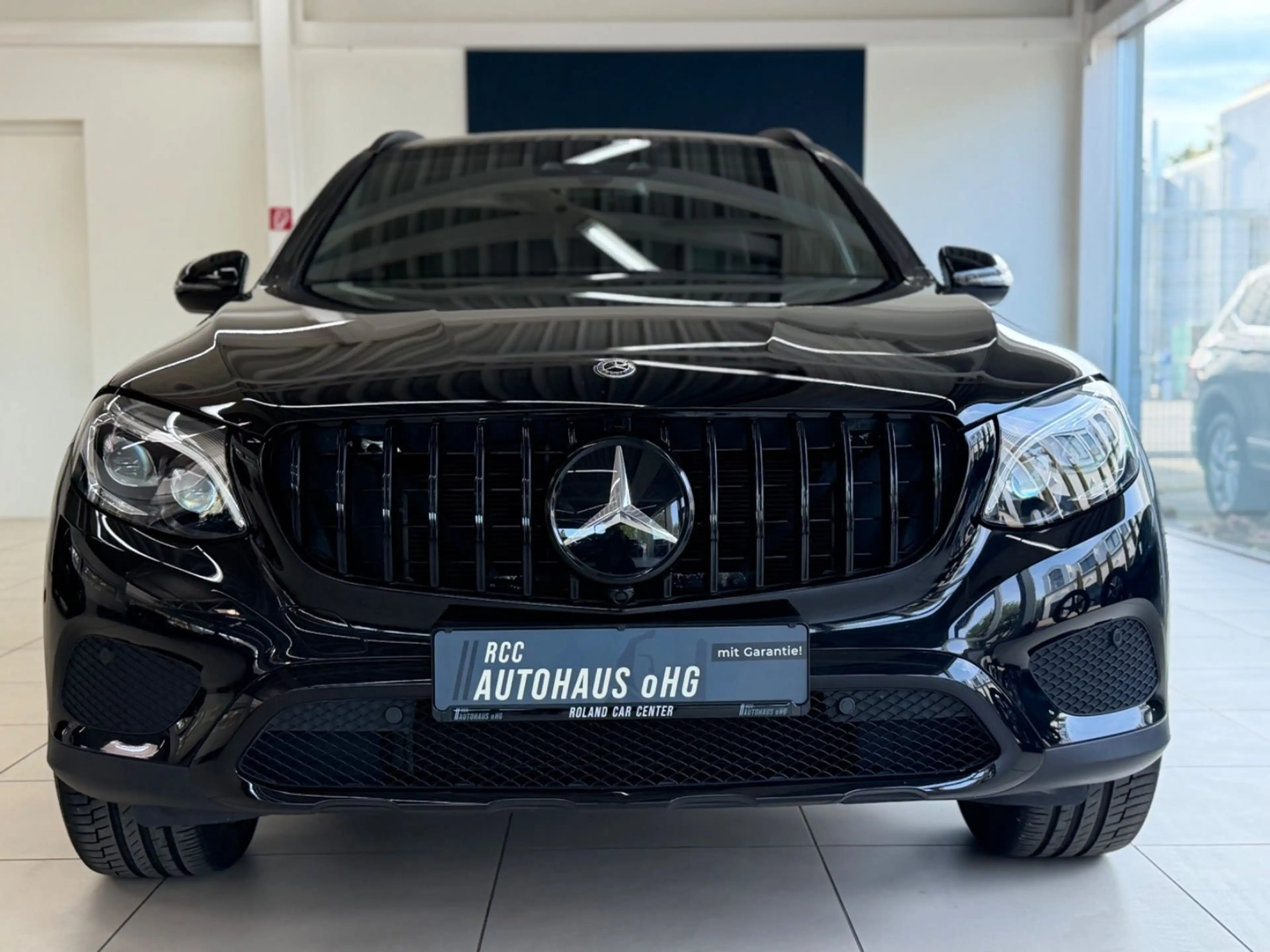 Mercedes-Benz GLC 250 d AMG 4Matic AHK Burm Distr — photo 2