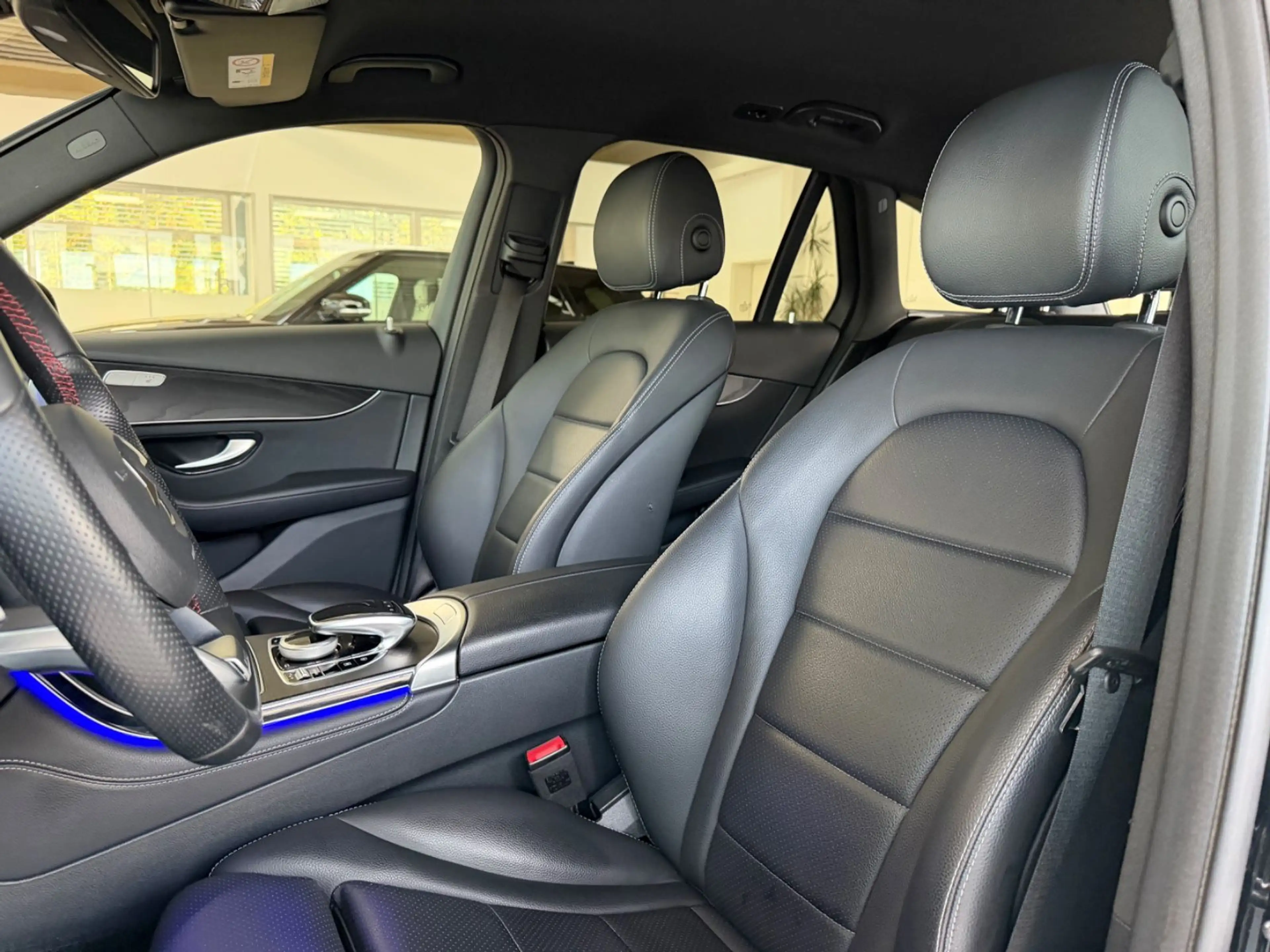 Mercedes-Benz GLC 250 d AMG 4Matic AHK Burm Distr — photo 14