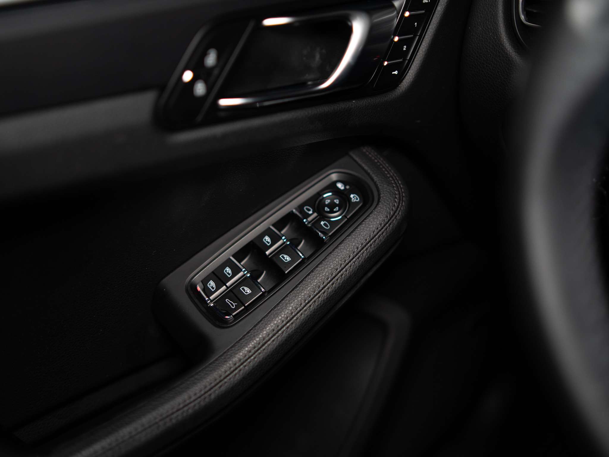 2019 Porsche Macan PREMIUM PLUS PKG | BOSE | PANO | 21 IN RS WHEELS thumb 18