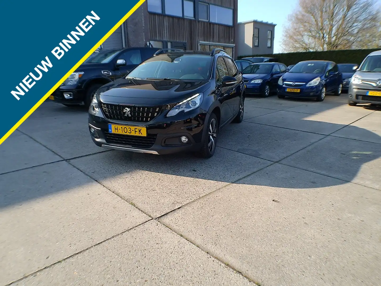 Peugeot 2008 1.2 PureTech GT-Line Zwart - 1