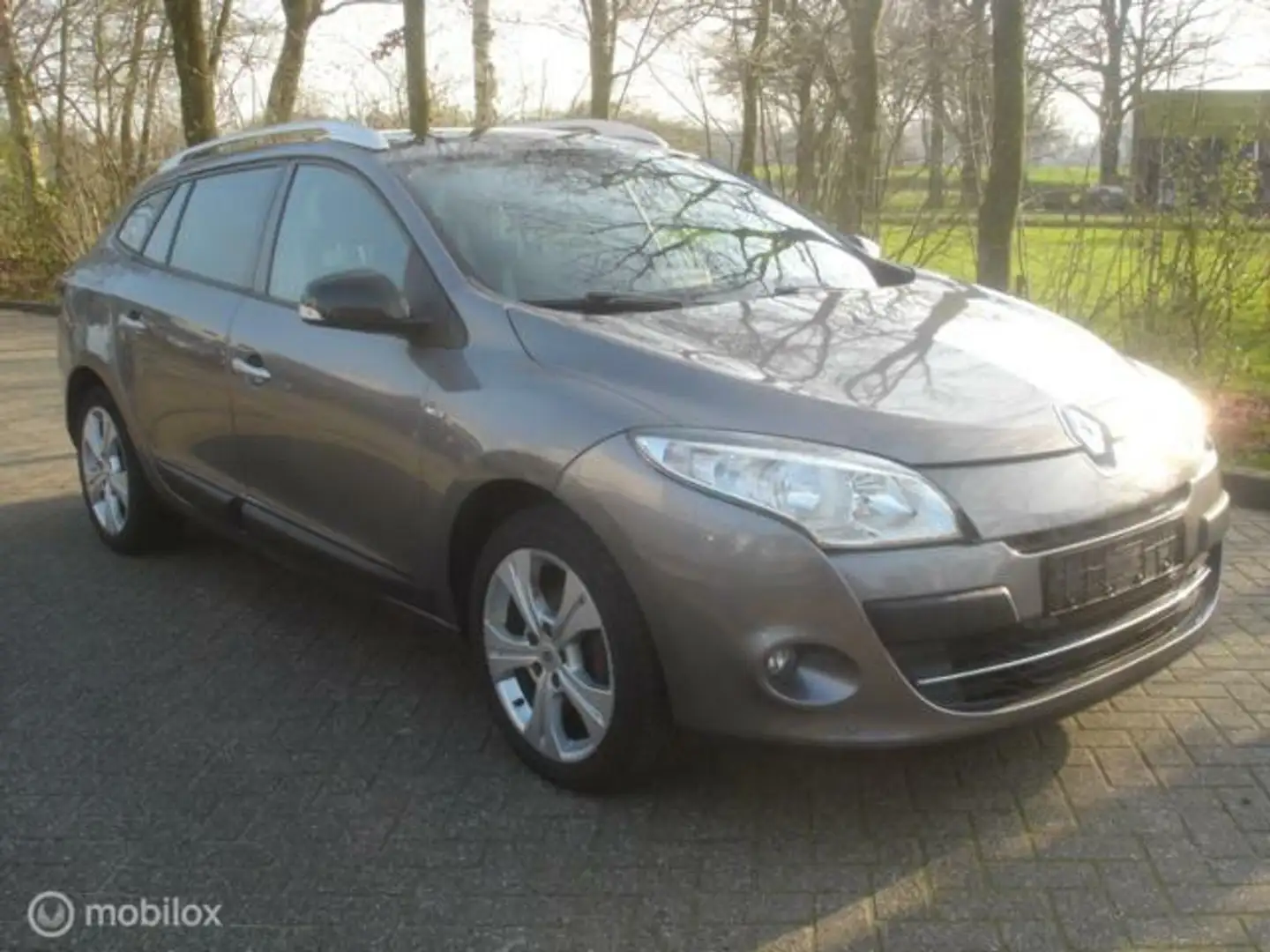 Renault Megane Estate 1.4 TCe Bose Gris - 1