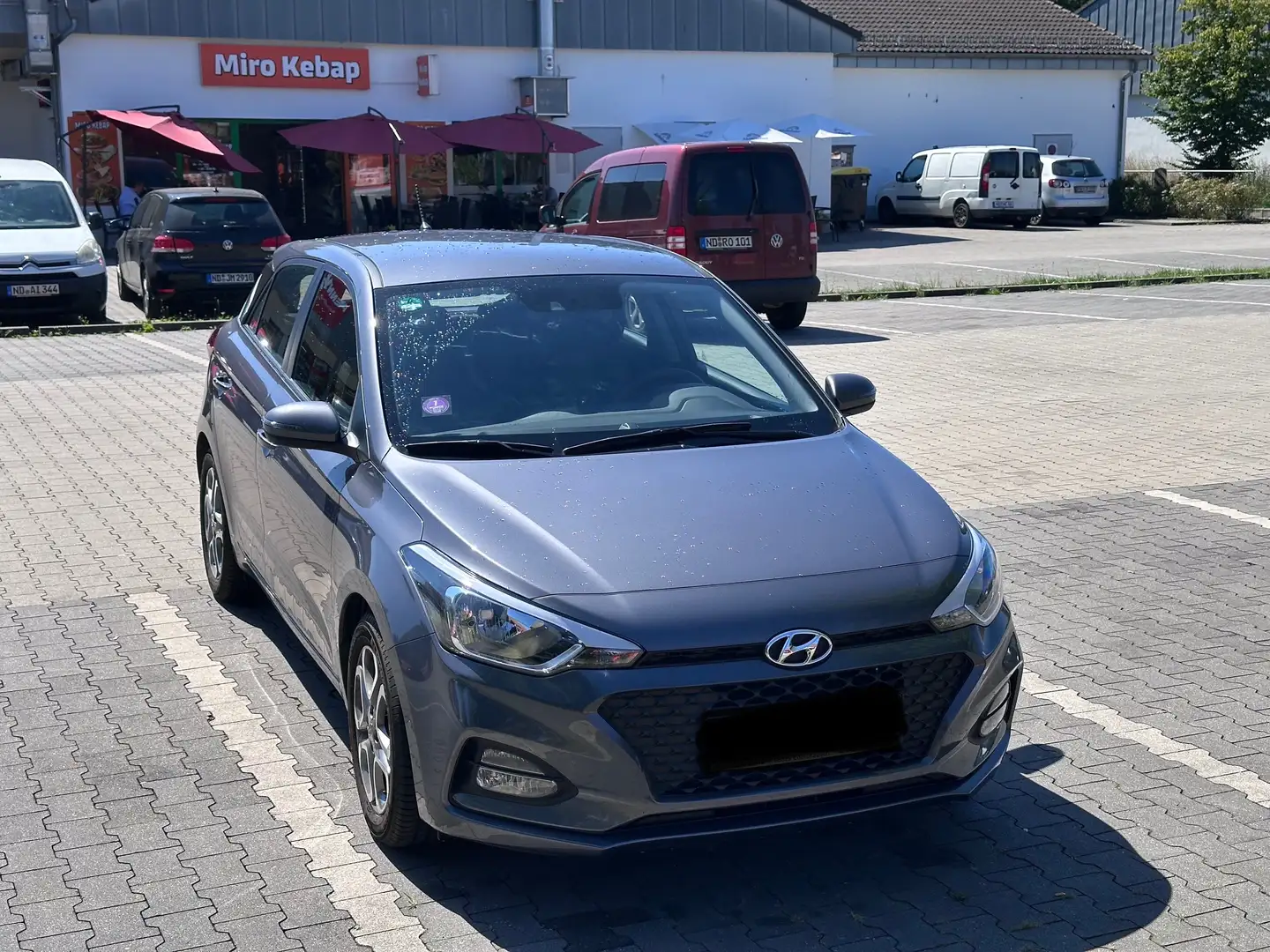 Hyundai i20 i20 1.2 Active GB Grau - 1