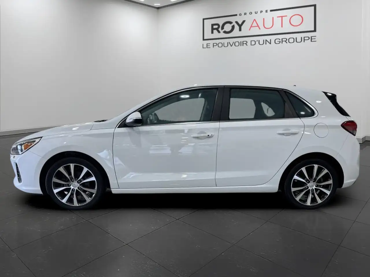 Hyundai ELANTRA снимка Hyundai ELANTRA