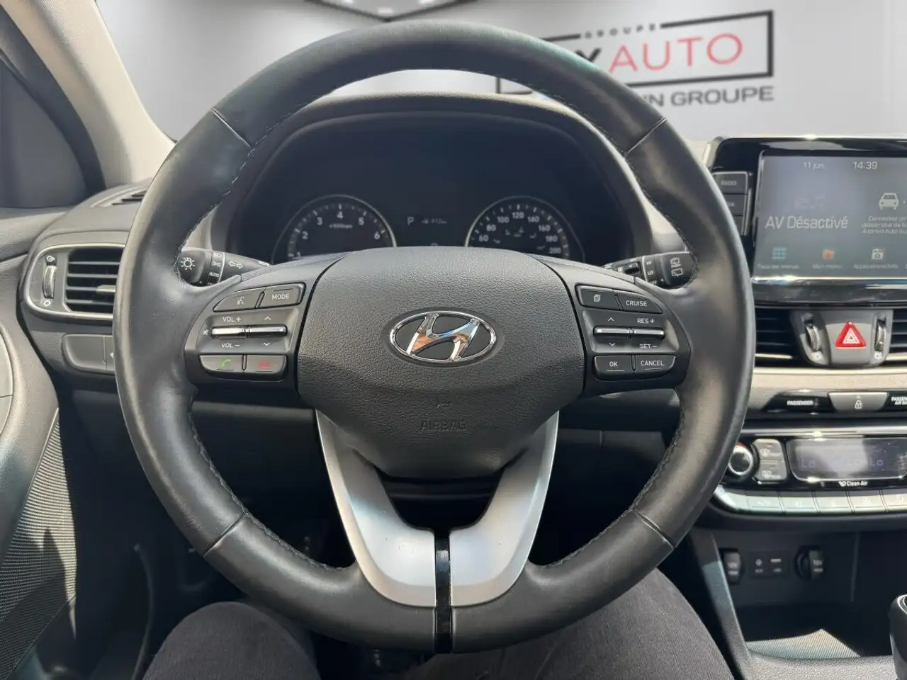 Hyundai ELANTRA снимка Hyundai ELANTRA