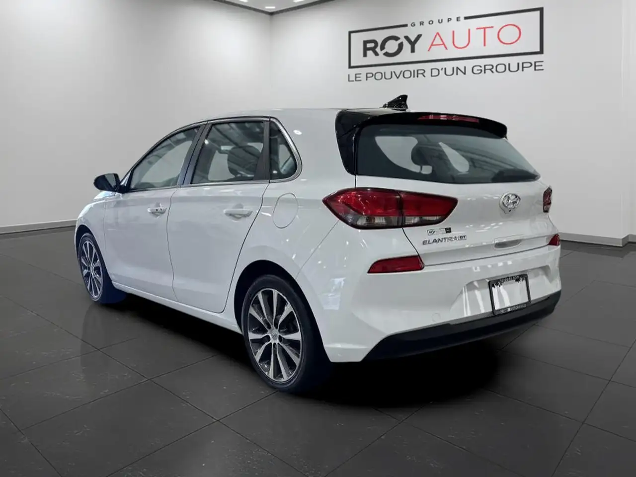 Hyundai ELANTRA снимка Hyundai ELANTRA