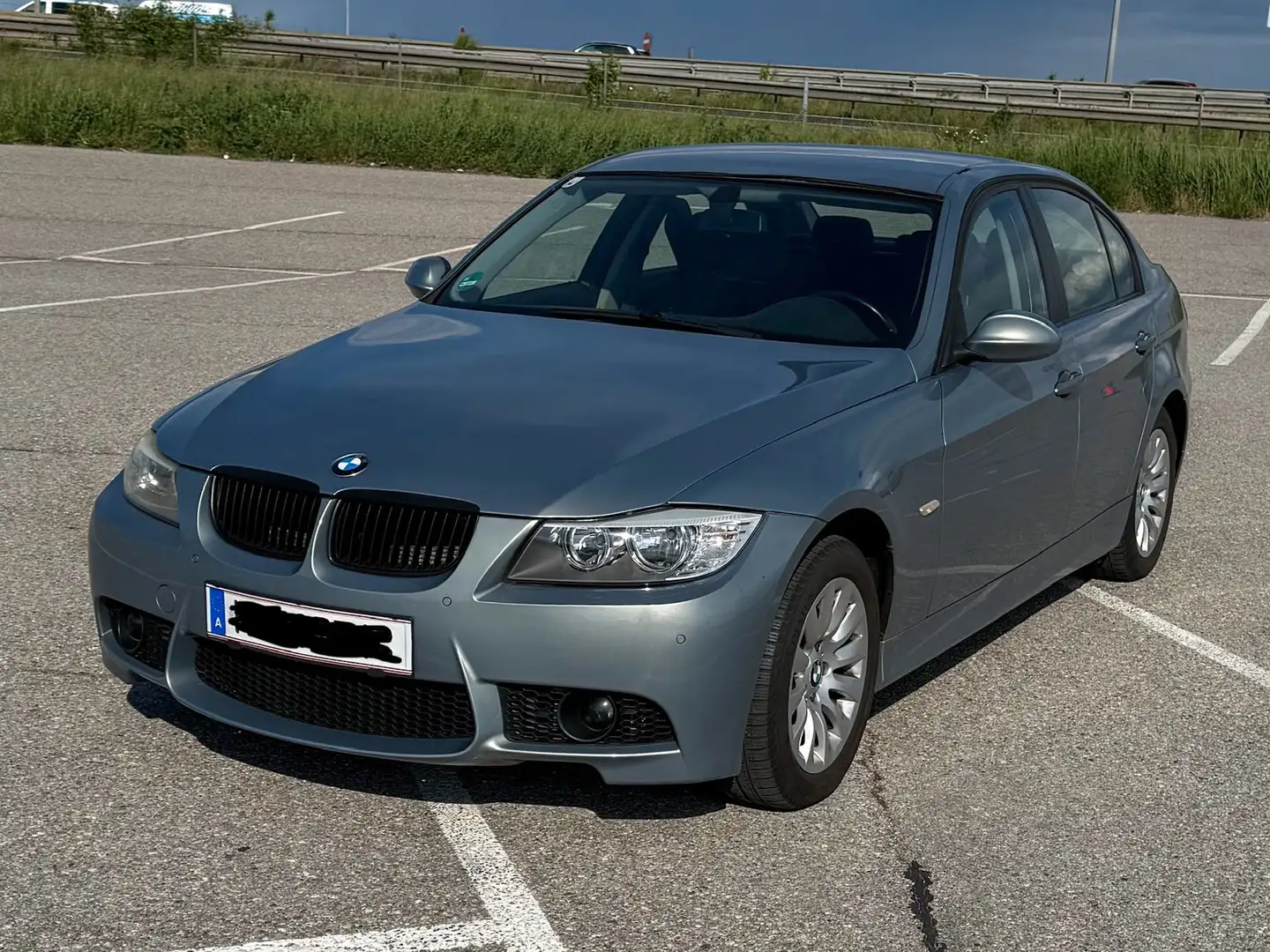 BMW 318 318i E90 N46 Grau - 1