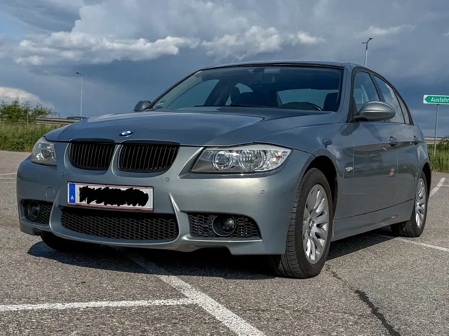 BMW 318 318i E90 N46 Grau - 2