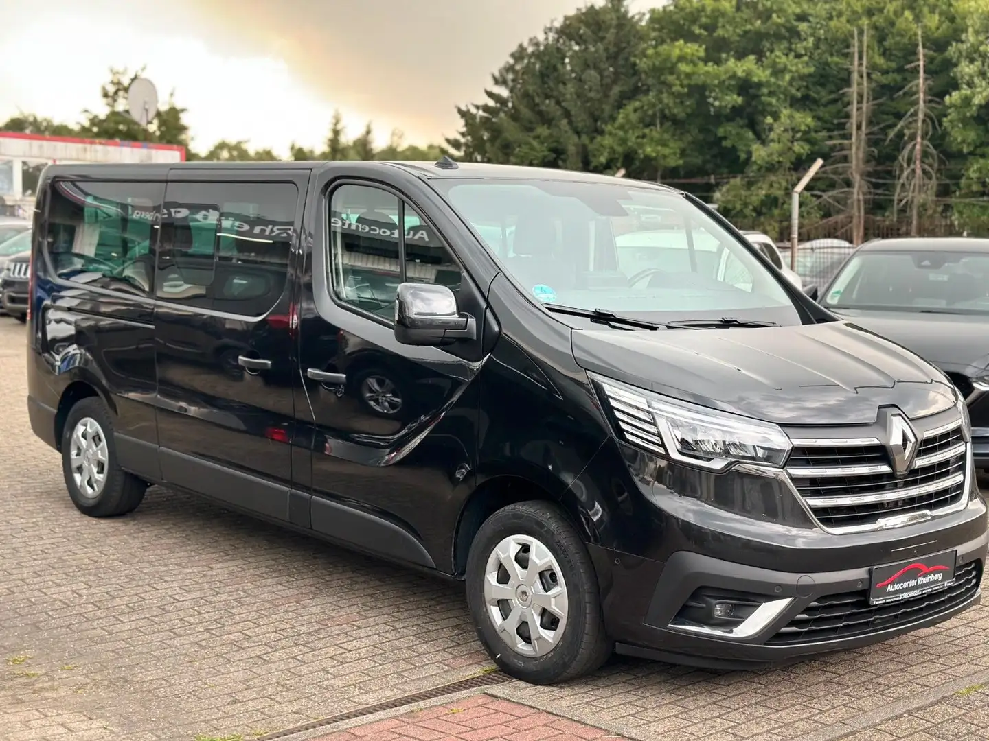 Renault Trafic Combi L2H1 3,0t  Life Klima 9 Sitzer Zwart - 1