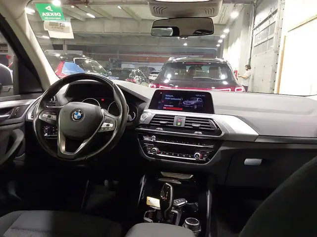 BMW X3 view 4