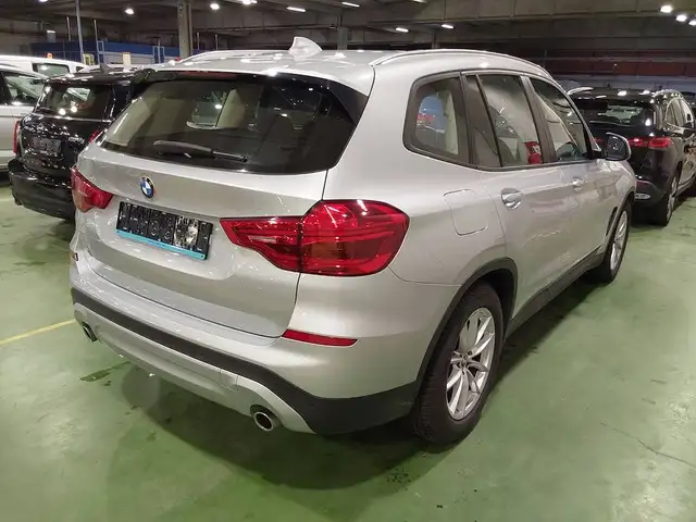 BMW X3 view 3