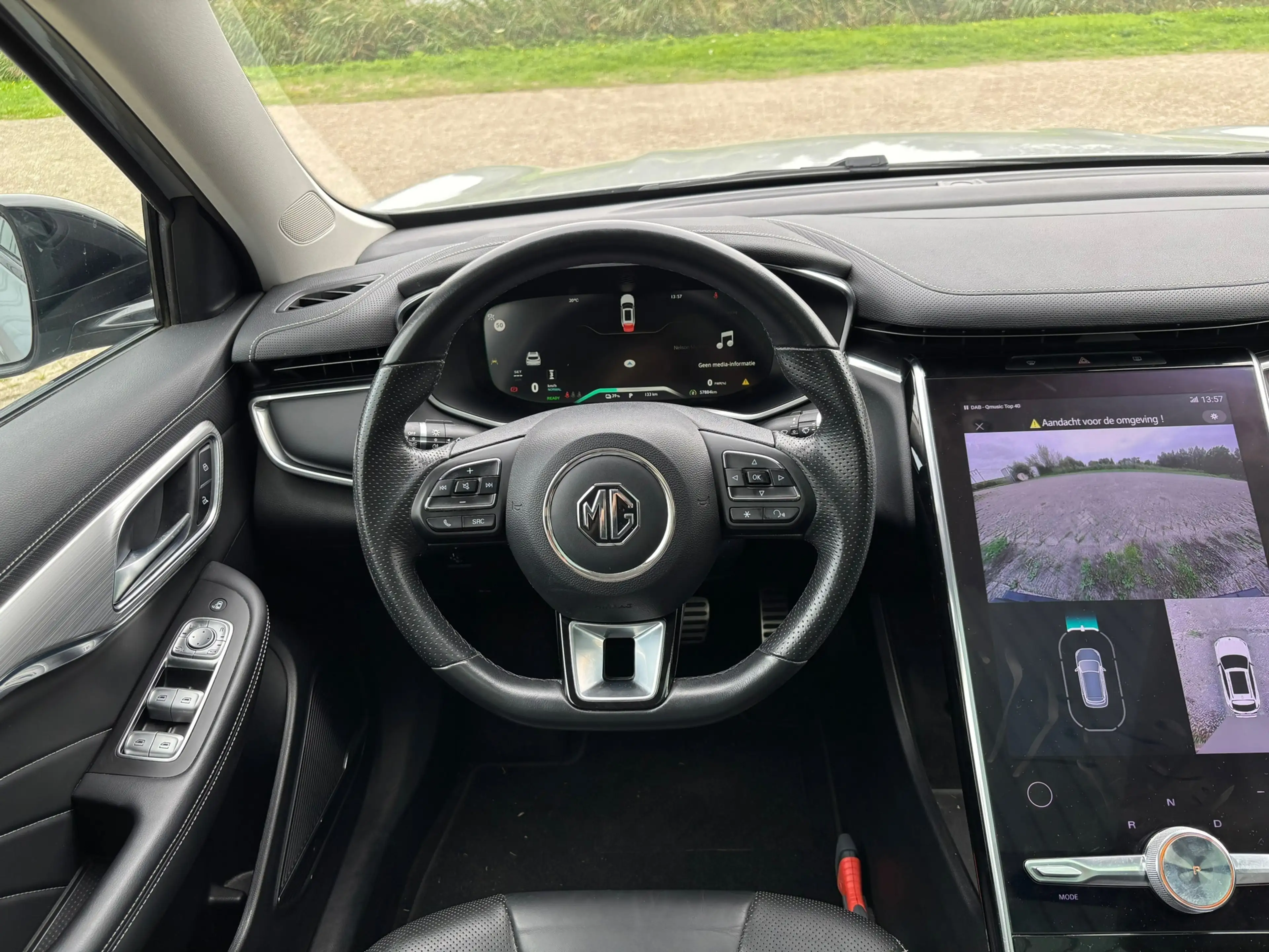 MG Marvel R Luxury 70 kWh - Pearl White/Zwart Leder - Carplay/ — photo 6