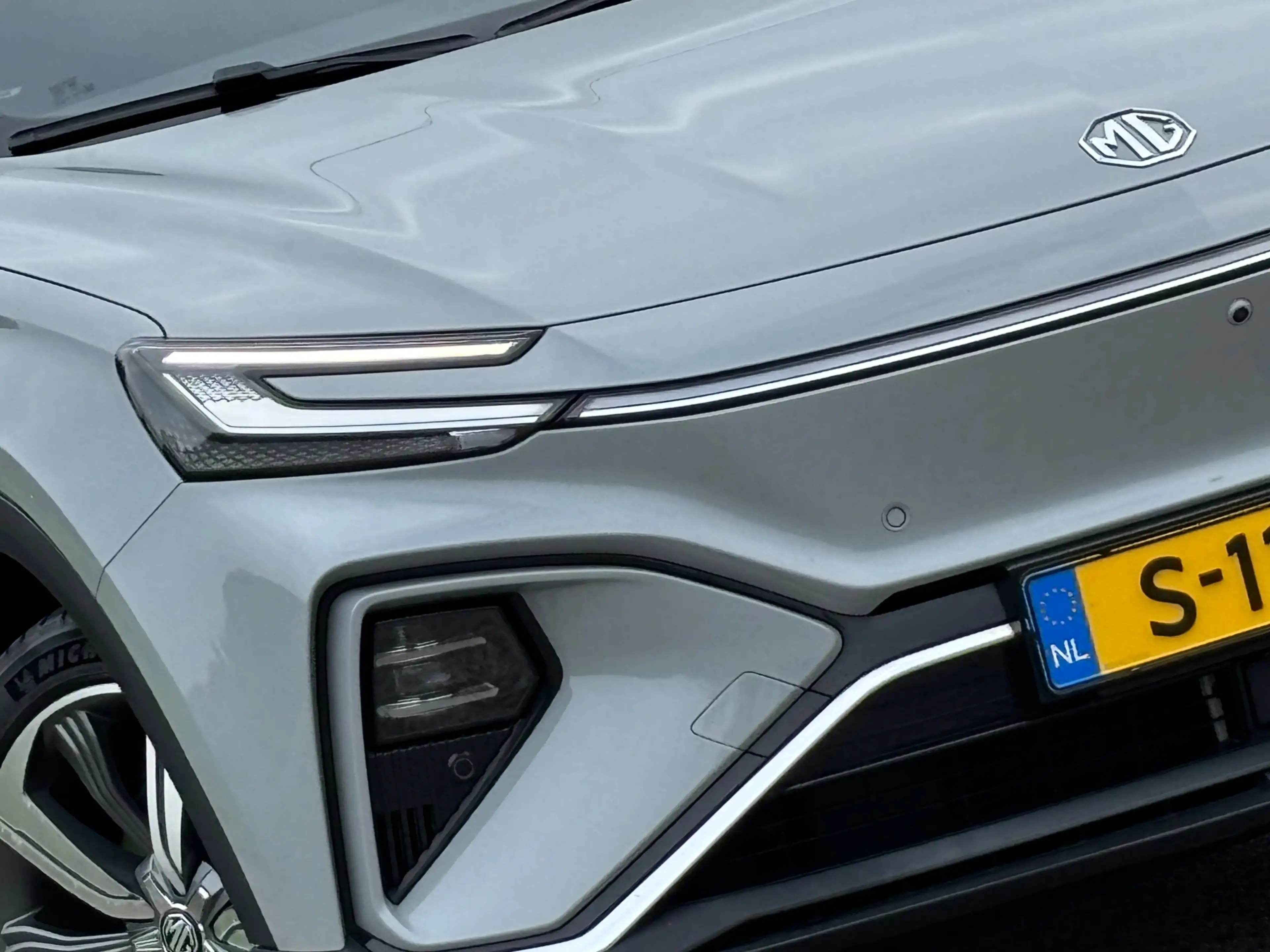 MG Marvel R Luxury 70 kWh - Pearl White/Zwart Leder - Carplay/