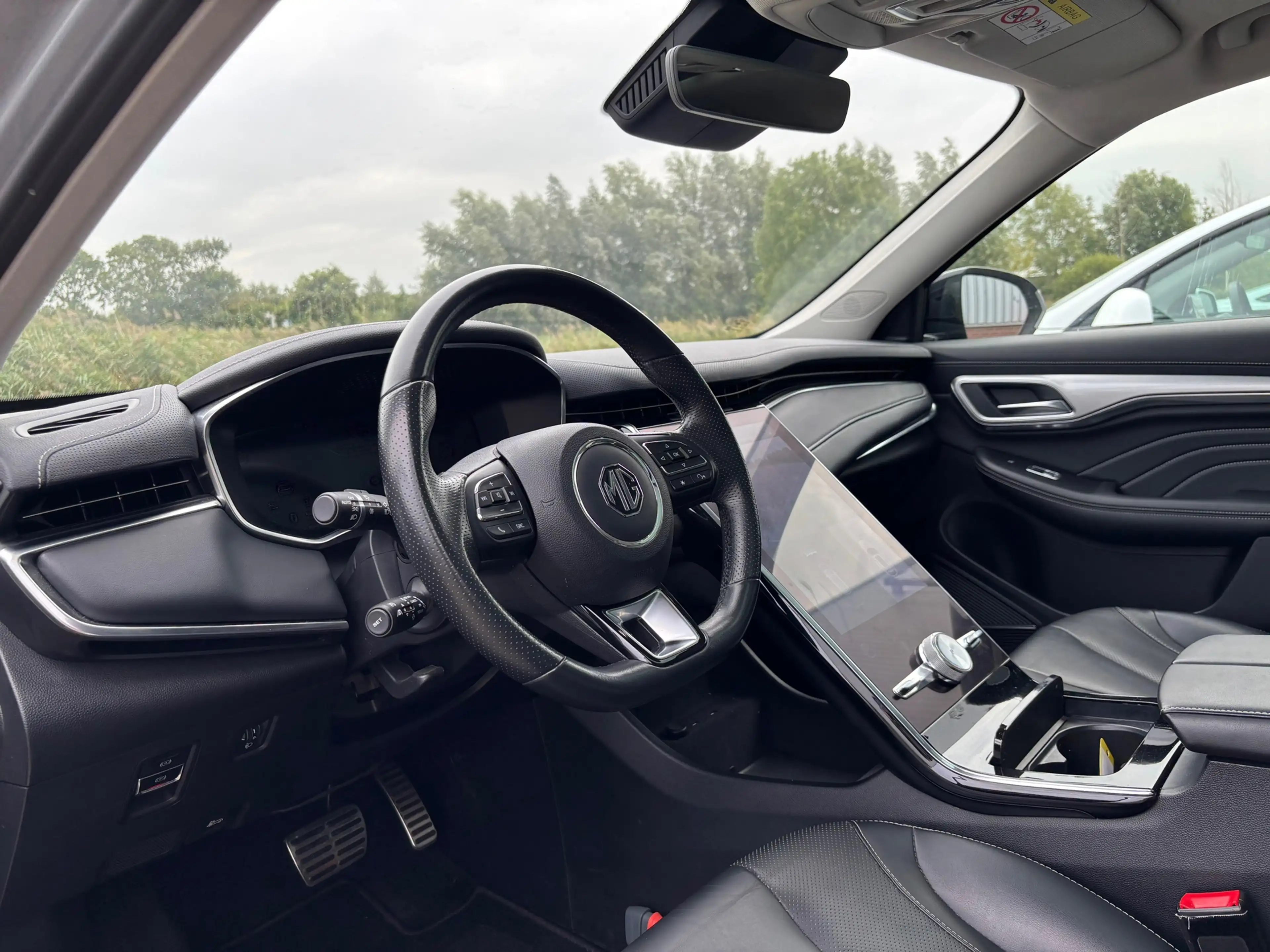 MG Marvel R Luxury 70 kWh - Pearl White/Zwart Leder - Carplay/ — photo 4