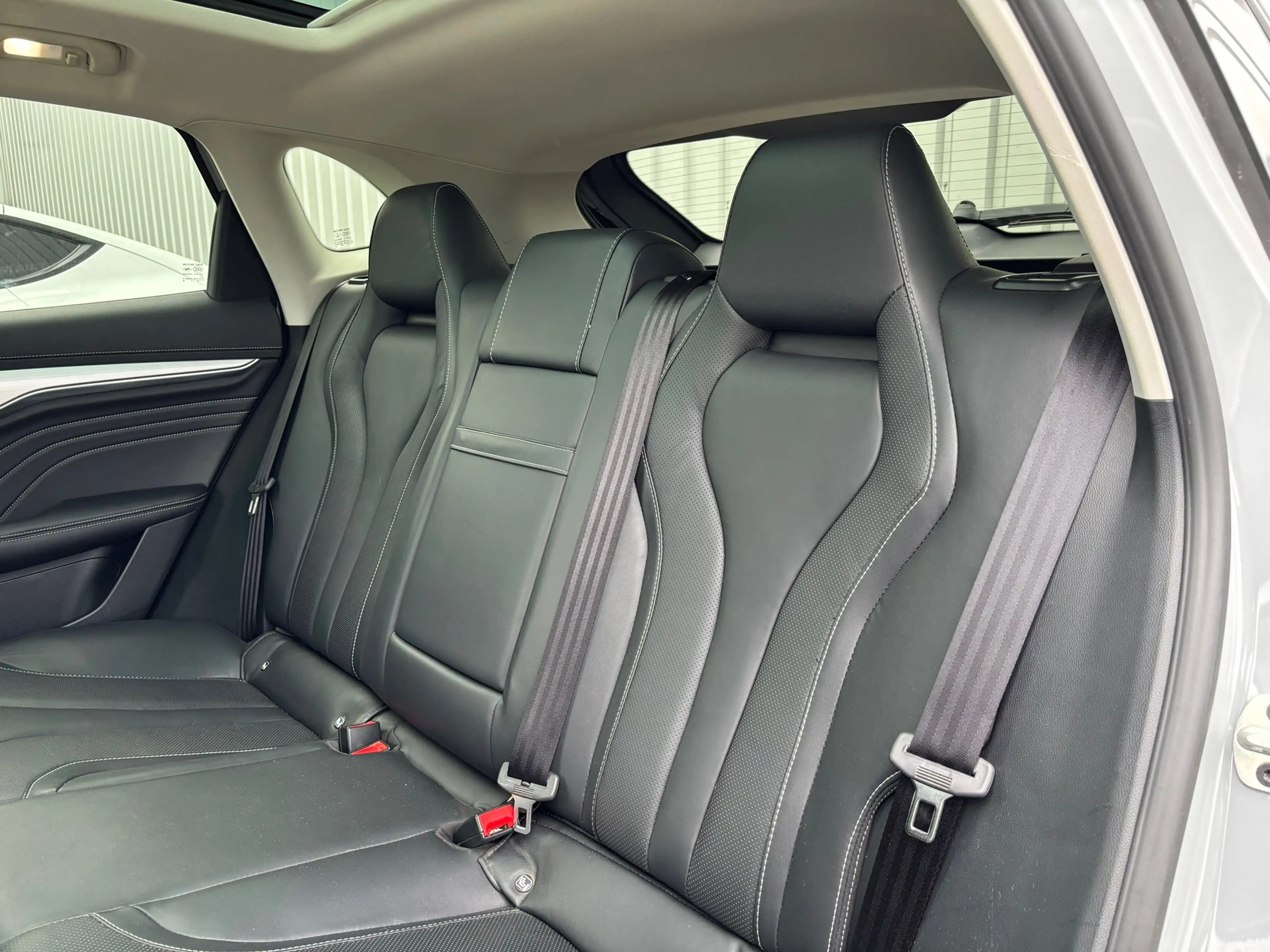MG Marvel R Luxury 70 kWh - Pearl White/Zwart Leder - Carplay/ — photo 5