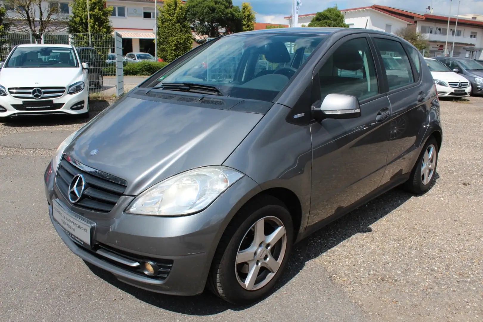 Mercedes-Benz A 180 *Klima*8-fach*Sitzheizung*Servo*Radio/CD* Grau - 1
