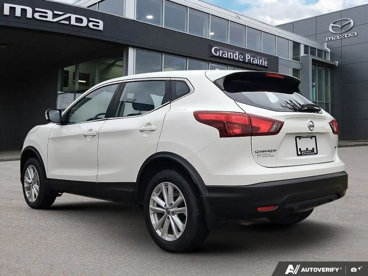 Nissan Qashqai снимка Nissan Qashqai