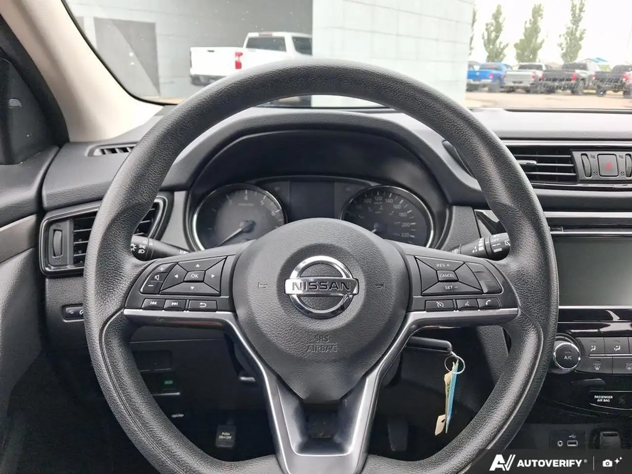 Nissan Qashqai снимка Nissan Qashqai