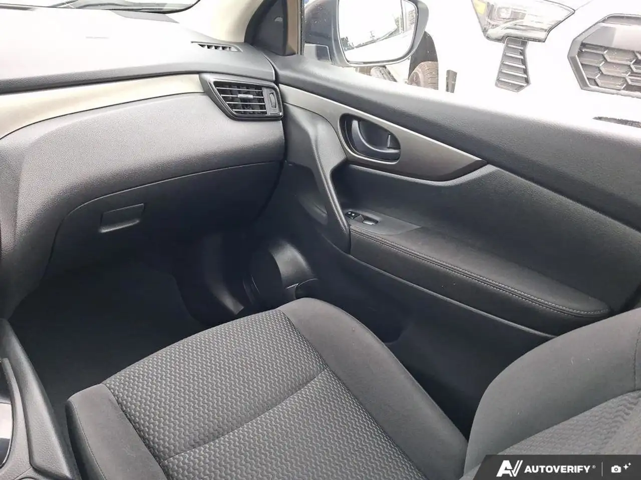 Nissan Qashqai снимка Nissan Qashqai