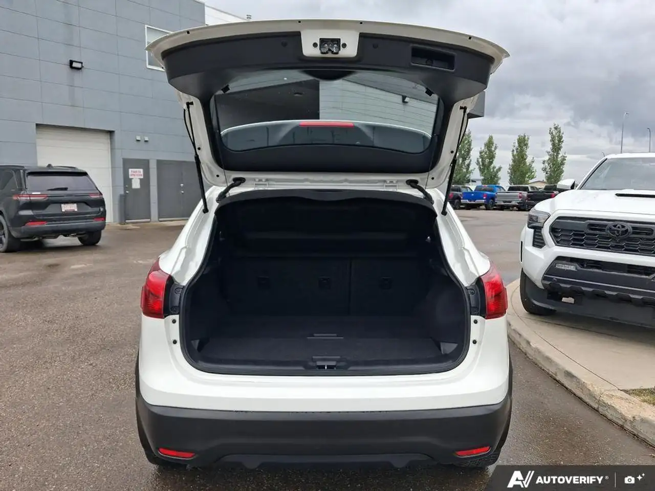 Nissan Qashqai снимка Nissan Qashqai