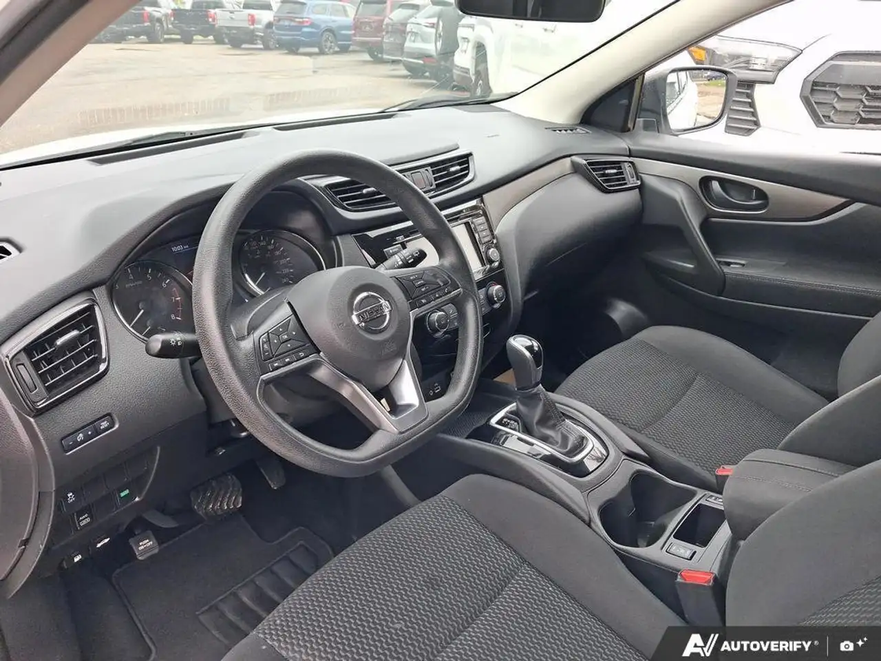 Nissan Qashqai снимка Nissan Qashqai