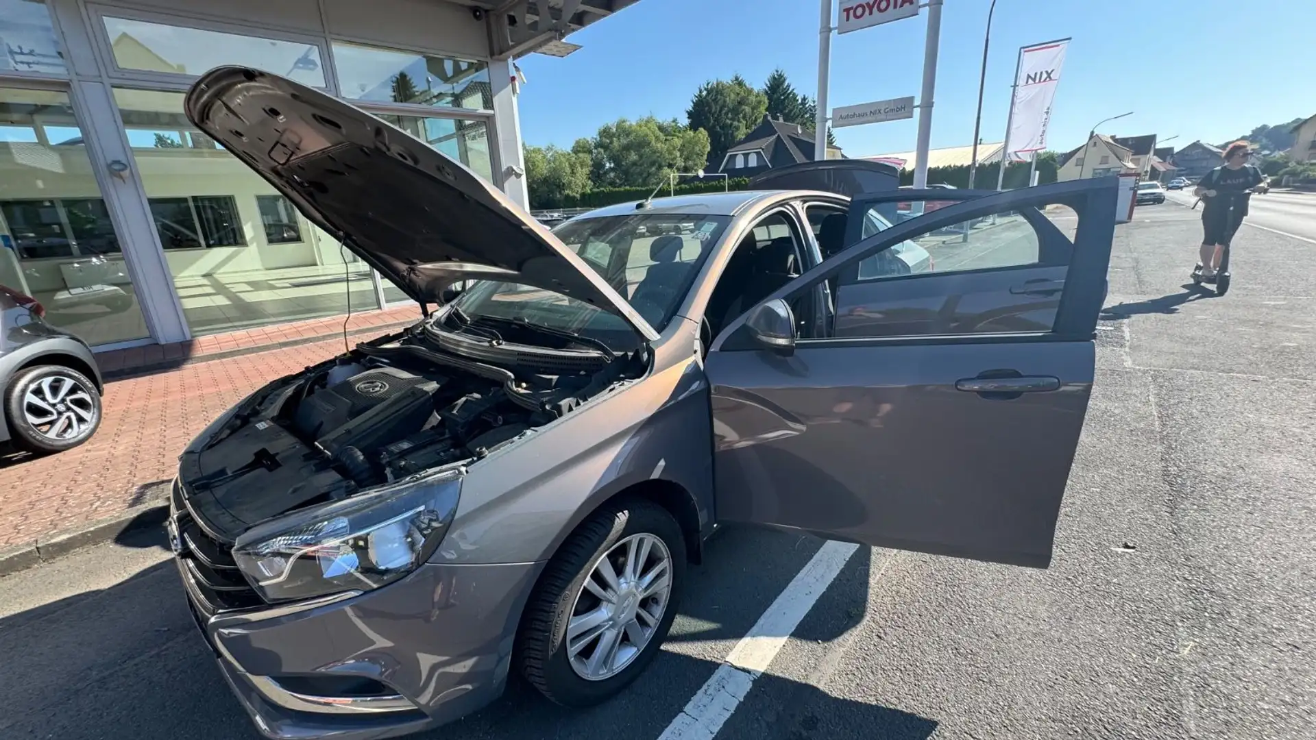 Lada Vesta a2.Hd.Voll.Navi Alu EUro6Scheckh.HU4-27 FP Paars - 2