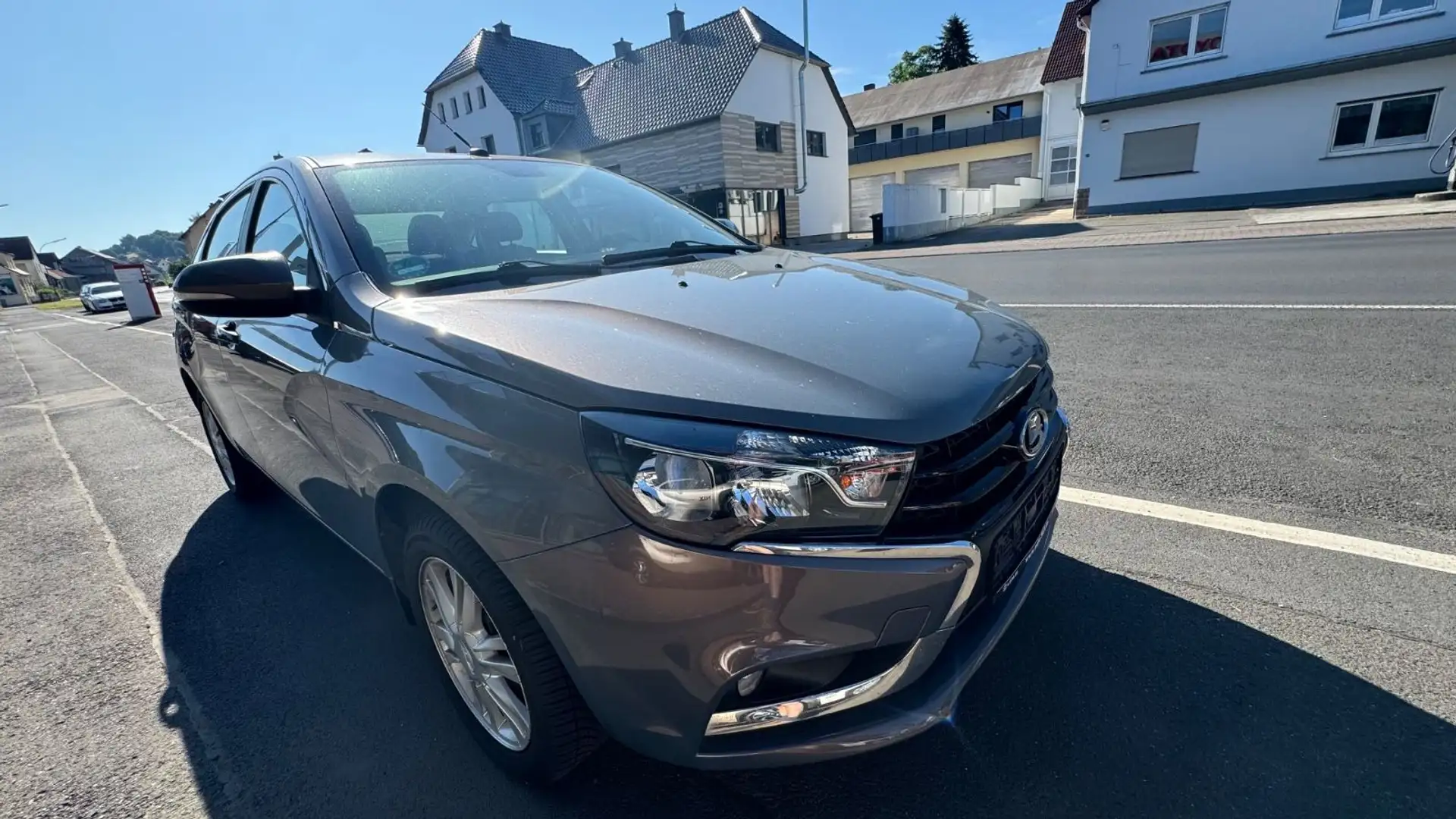 Lada Vesta a2.Hd.Voll.Navi Alu EUro6Scheckh.HU4-27 FP Paars - 1