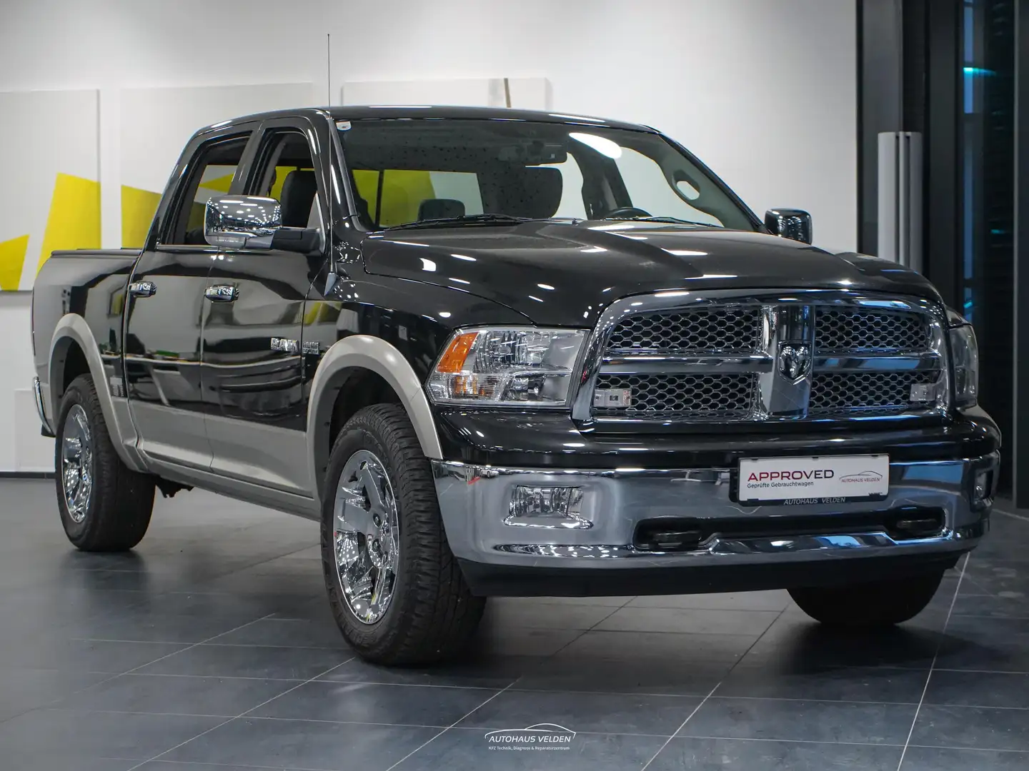 Dodge RAM 5,7 HEMI Schwarz - 1
