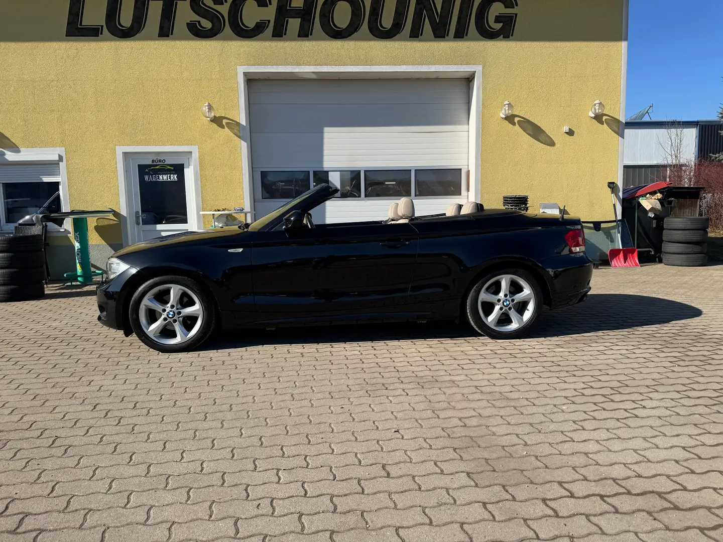 BMW 118 BMW 118d Cabrio E88 N47 Schwarz - 2