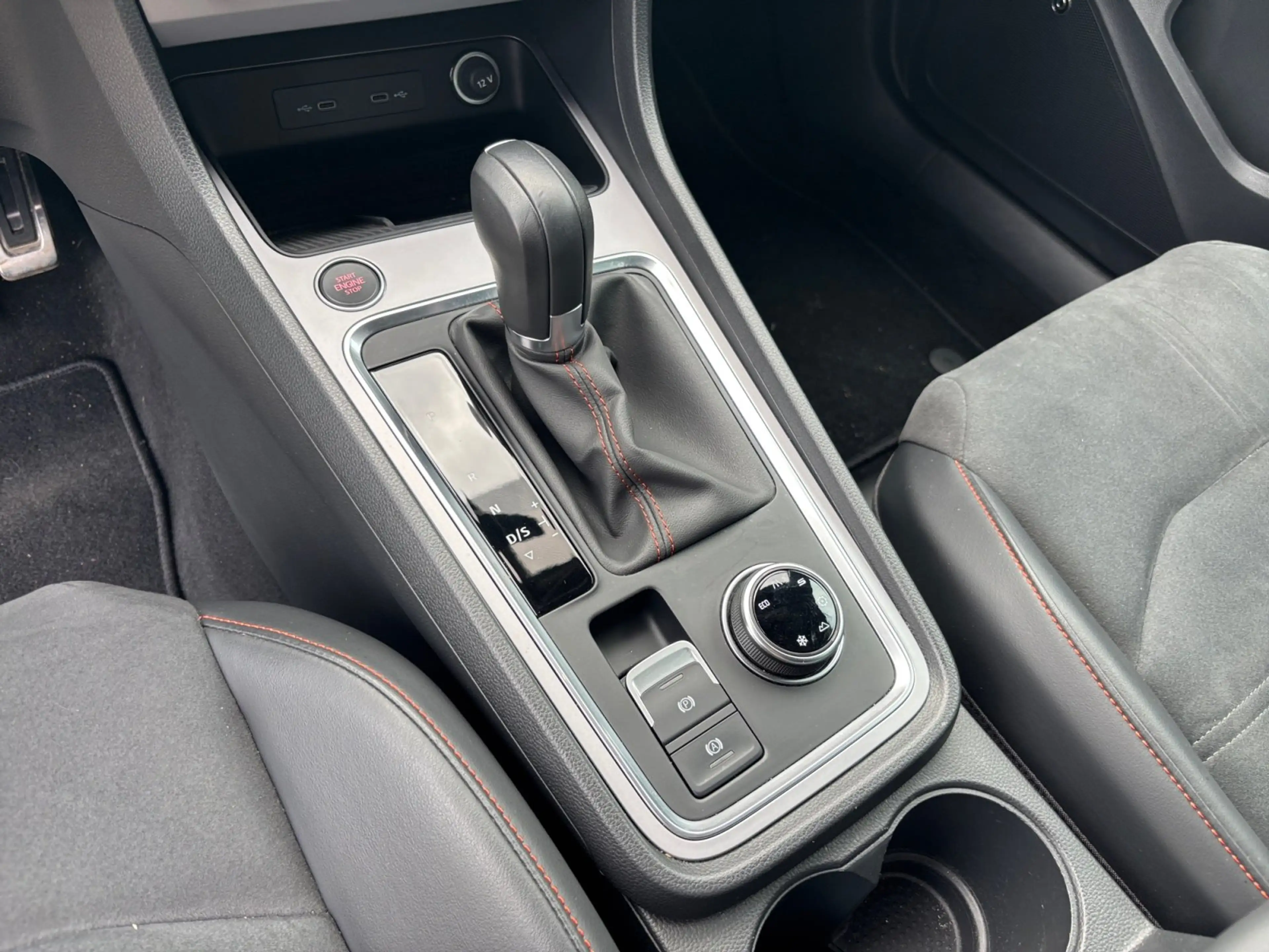 SEAT Ateca FR 2.0 TSI 4x4 DSG Beats Audio — photo 9