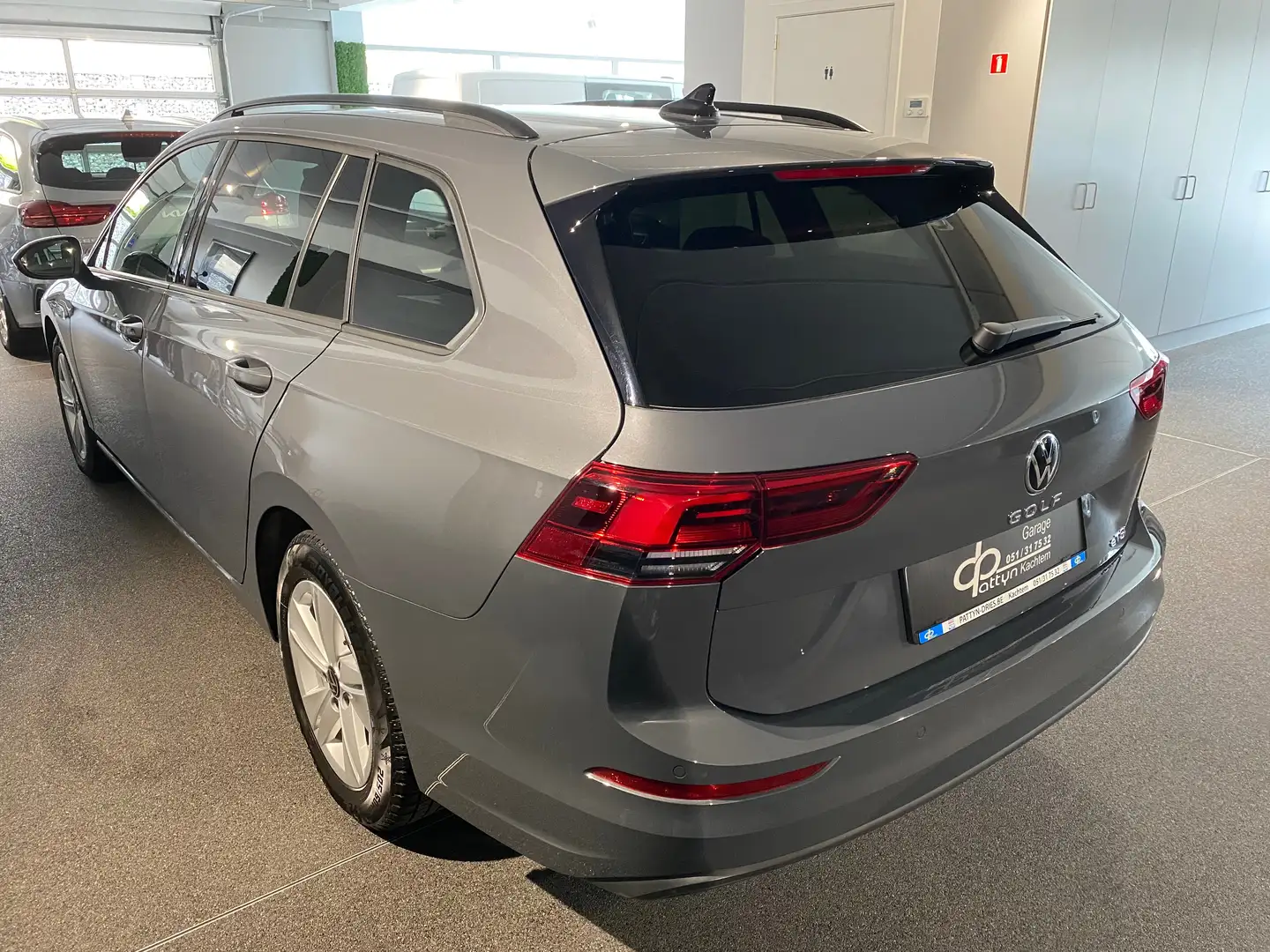 Volkswagen Golf Variant SW 1.5 eTSI Life OPF DSG Gris - 2