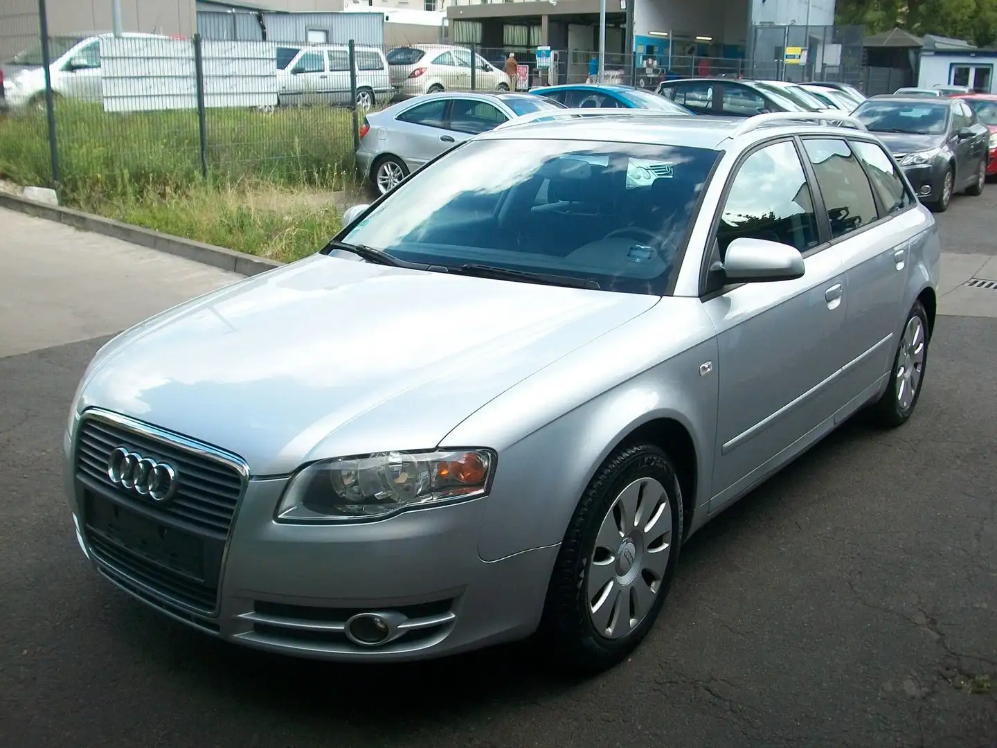 Audi A4 Avant 2.0*5Gang*Klima*AHK*PDC*Euro4* Silber - 1