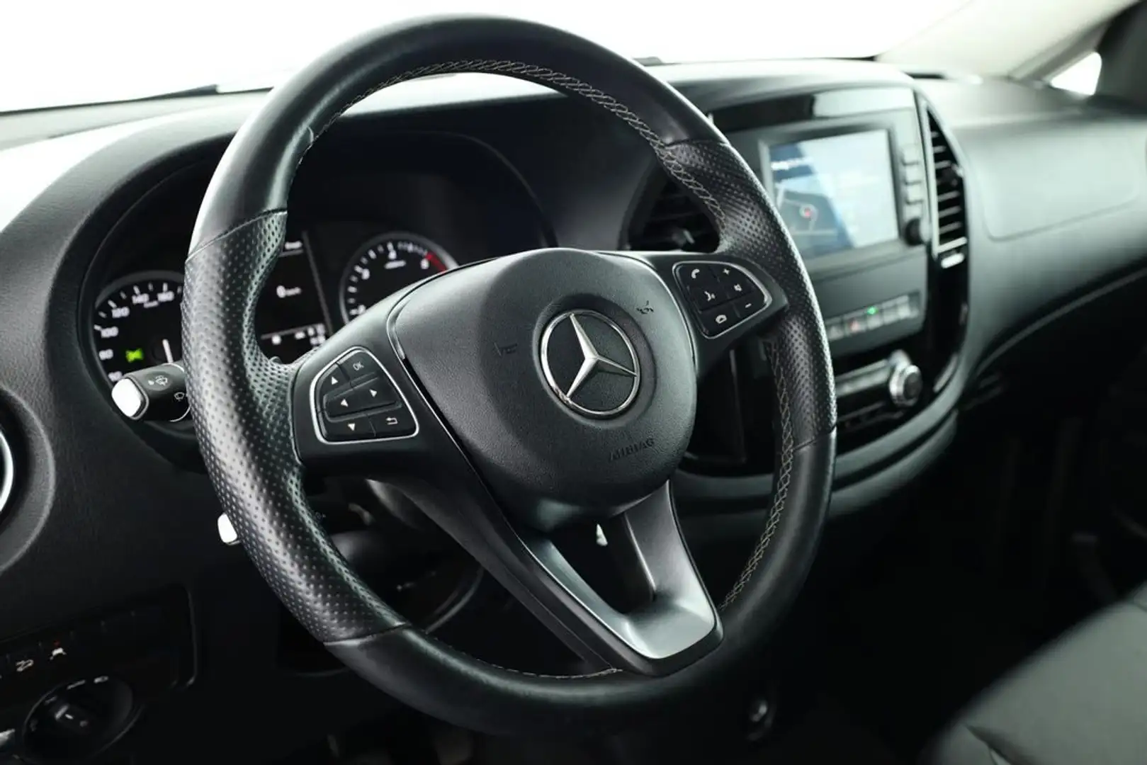 Mercedes-Benz Vito 2.0 124 CDI 4x4 PL Tourer Pro Extra-Long Nero - 2