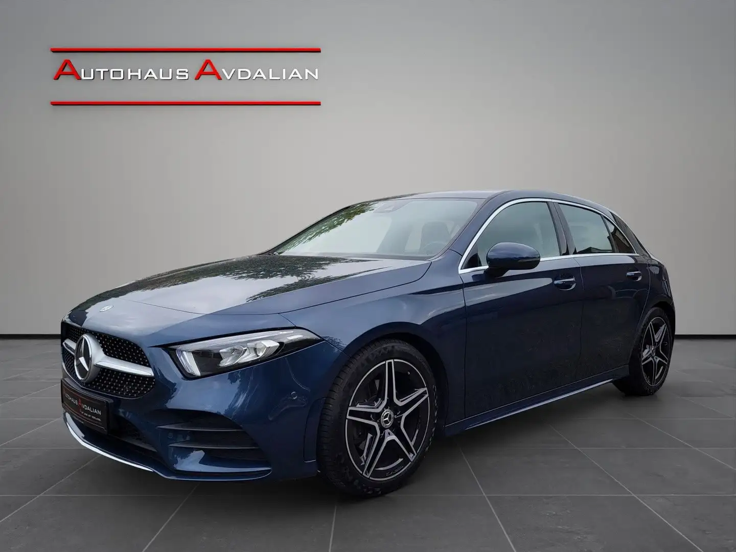 Mercedes-Benz A 200 d AMG Line R-KAM|LED|DISTRONIC+|18" Blau - 1