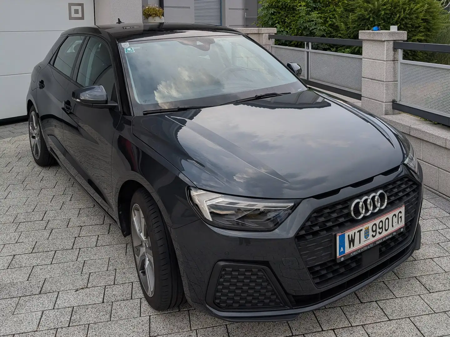 Audi A1 A1 SB 25 TFSI intense intense Grau - 1