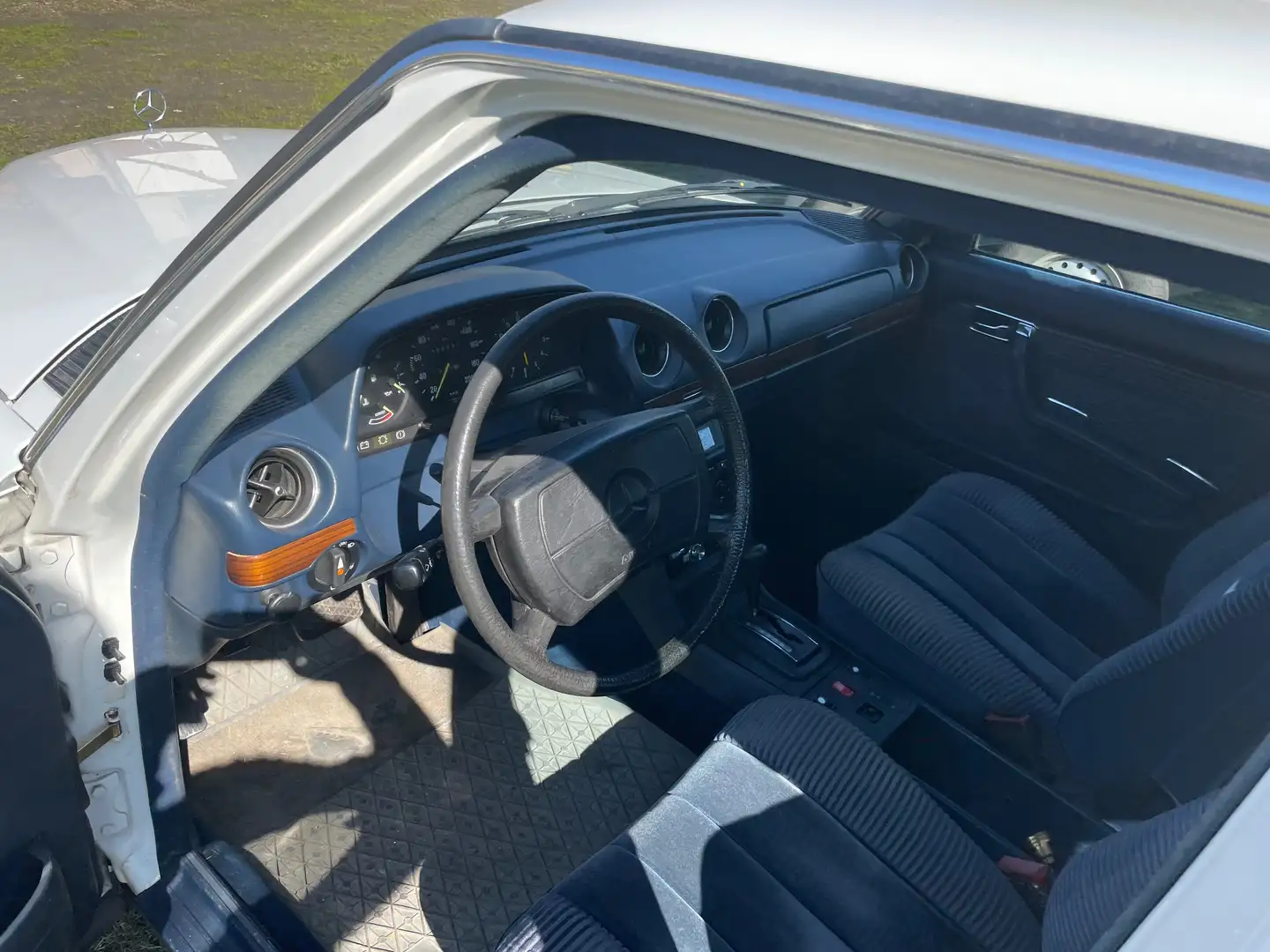 Mercedes-Benz 230 230 E Wit - 1