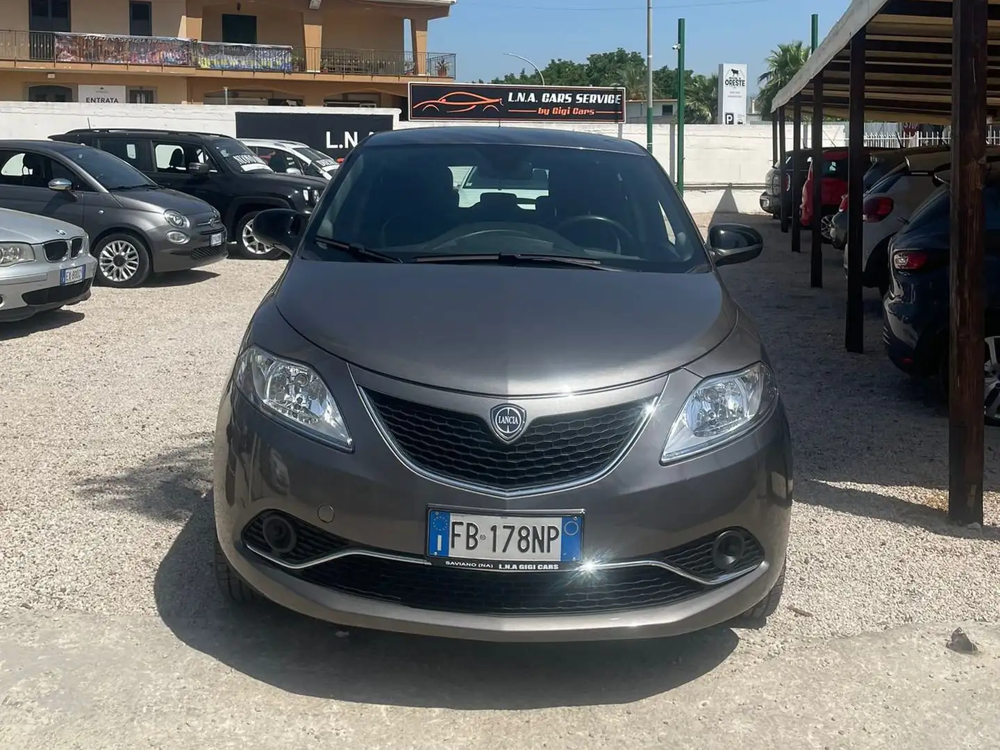 Lancia Ypsilon Ypsilon III 2011 1.2 8v Platinum 69cv E6 Gris - 1