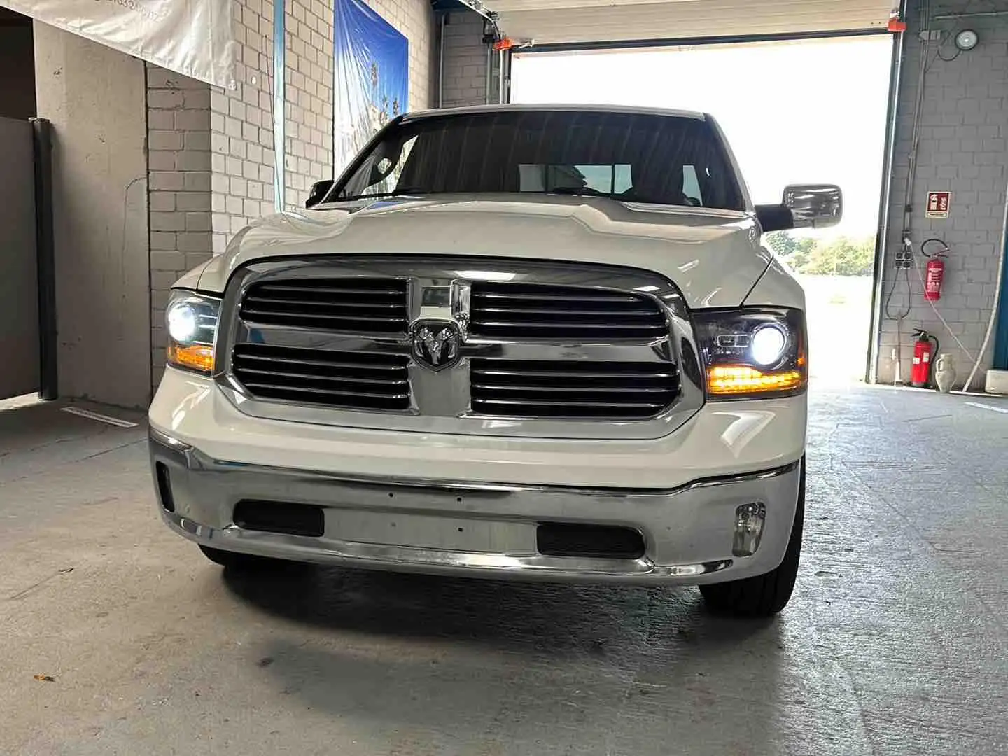 Dodge RAM Laramie 5,7 Leder AHK Blanc - 2