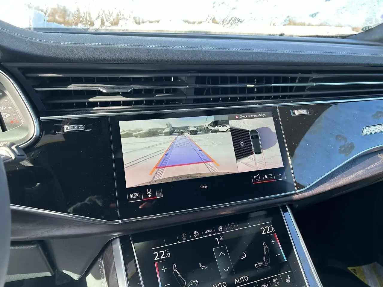 Audi Q8 снимка Audi Q8