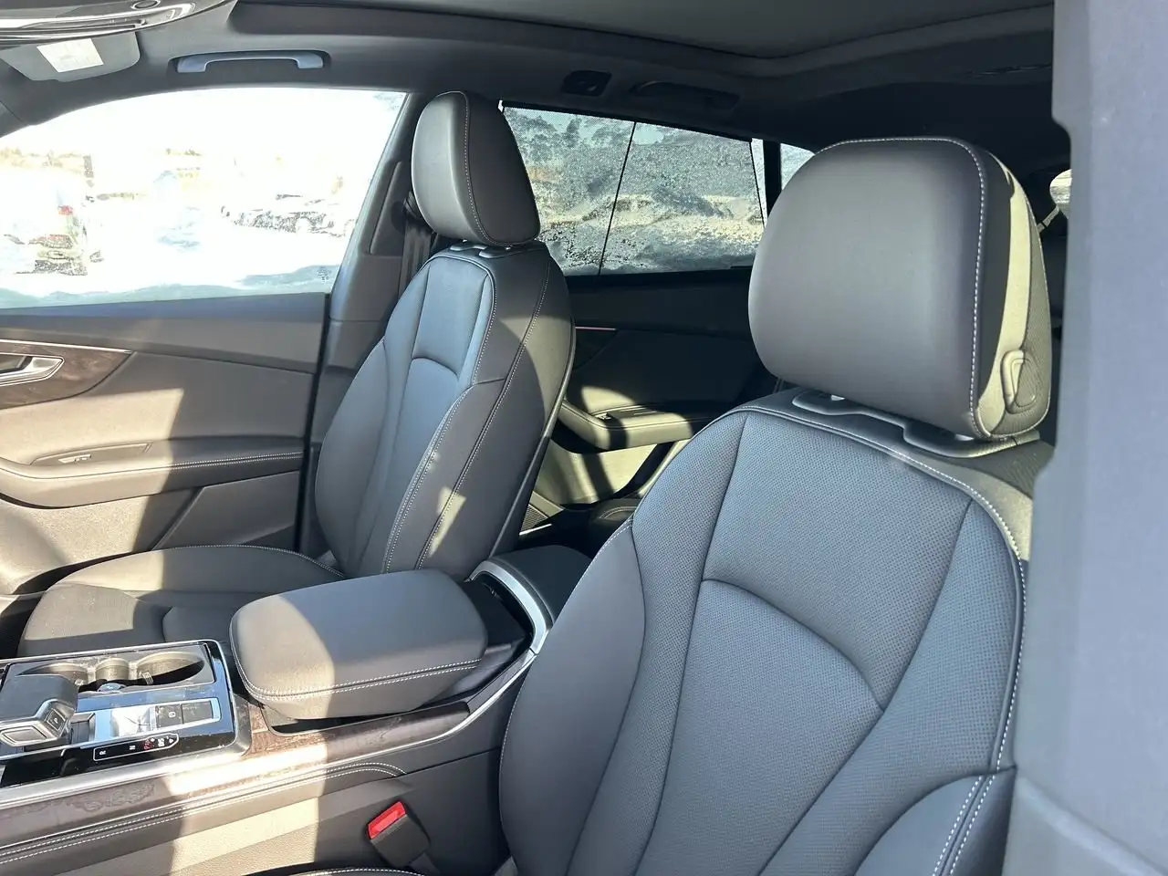 Audi Q8 снимка Audi Q8