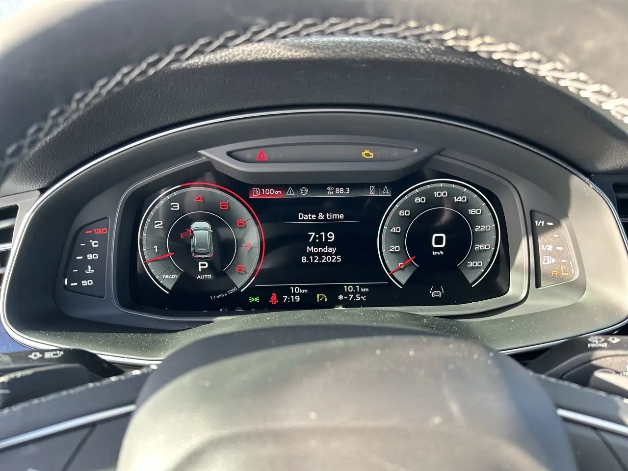 Audi Q8 снимка Audi Q8