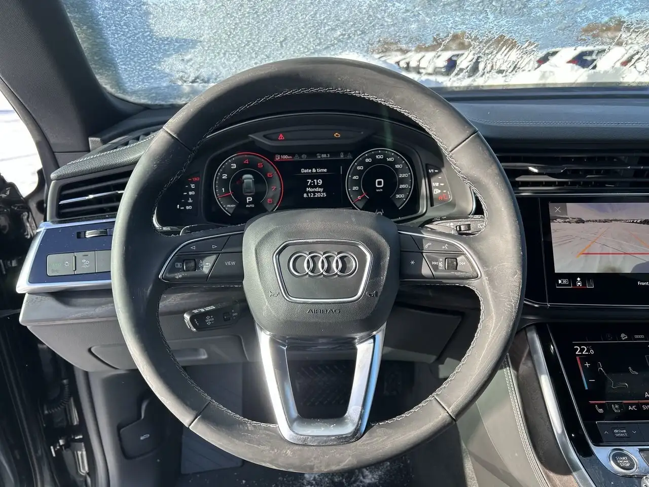Audi Q8 снимка Audi Q8