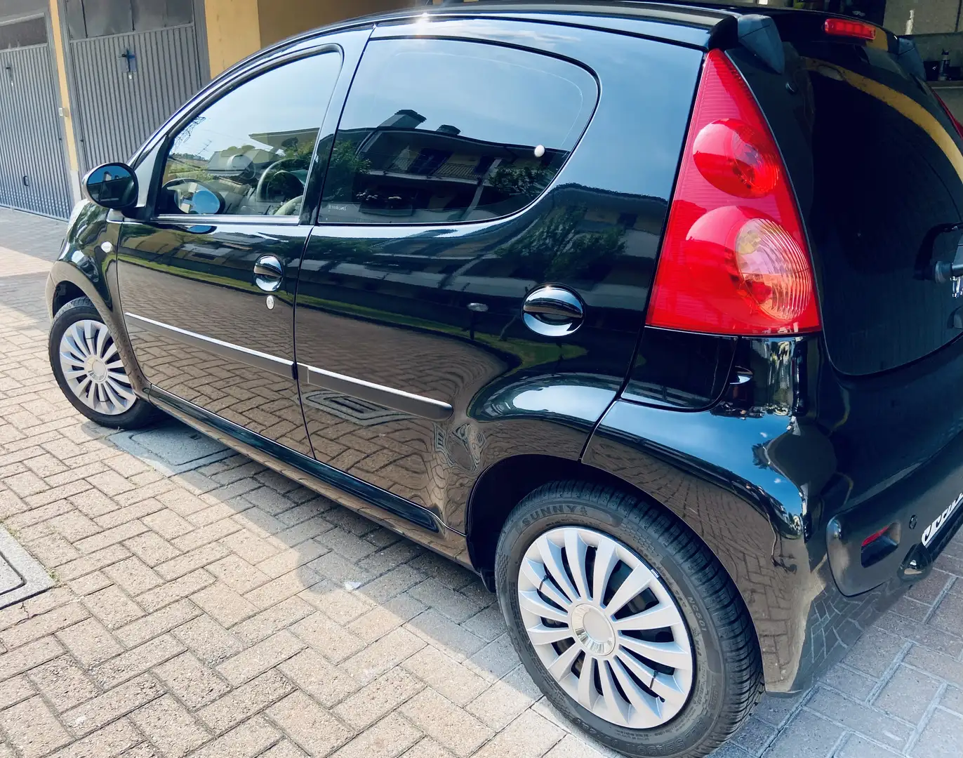 Peugeot 107 1.0 12v Active (plaisir) 5p 2tronic FL - 2