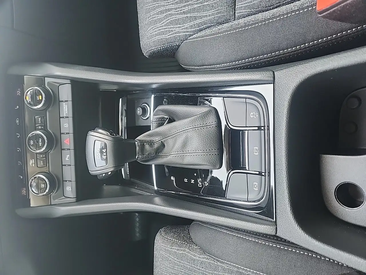Skoda Karoq 4x4 Style SC TDI DSG, миниатюра 26